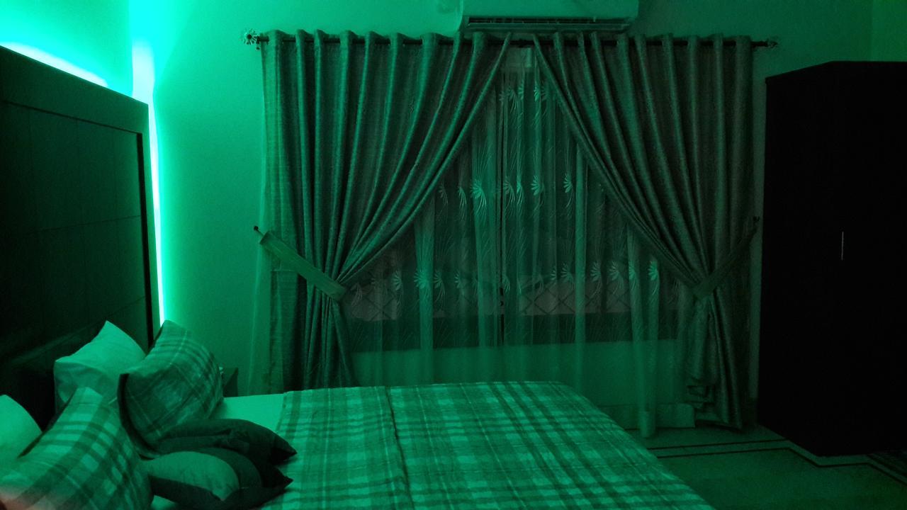 Hotel Seven 7 カラチ エクステリア 写真